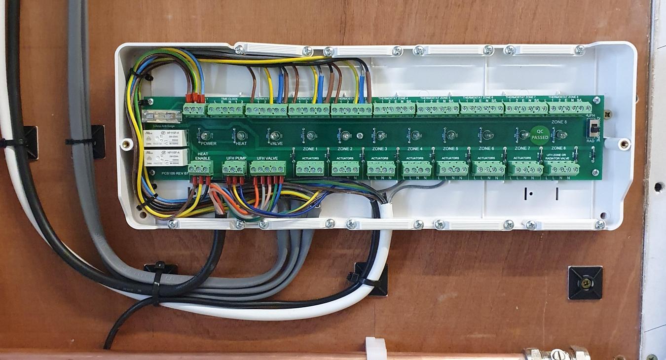 Junction box for heating system